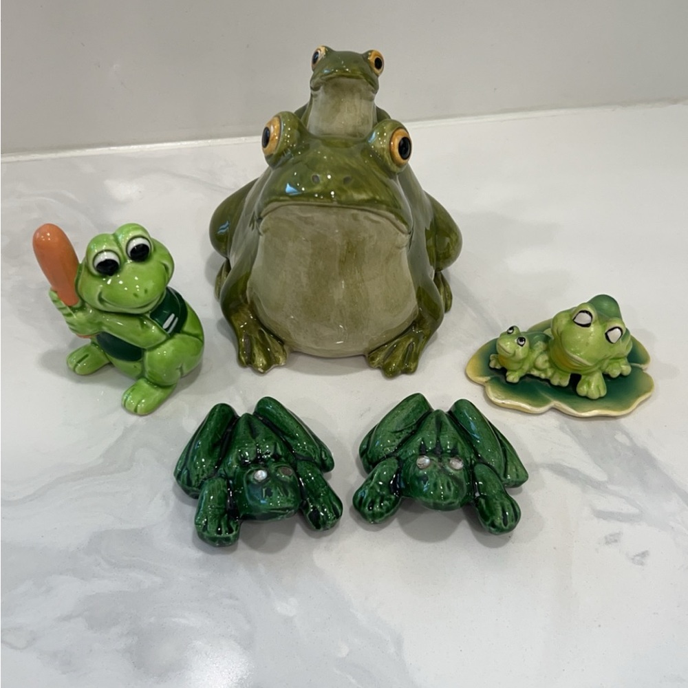 Frog Glass Figurines